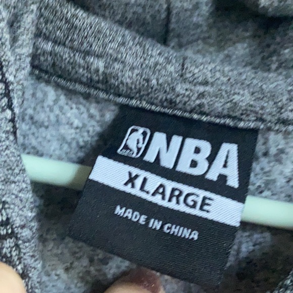 NBA HOODIE LARGE MENS - Picture 3 of 3